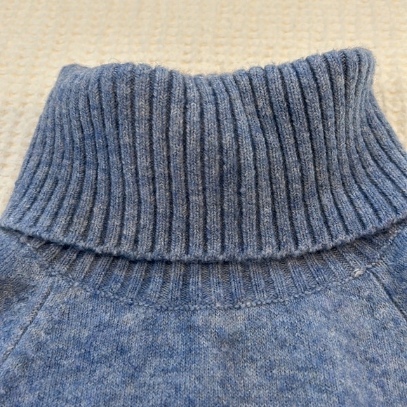 Jcrew Turtleneck Alpaca/Wool Sweater in Pretty Sky Blue Color - Picture 4 of 4